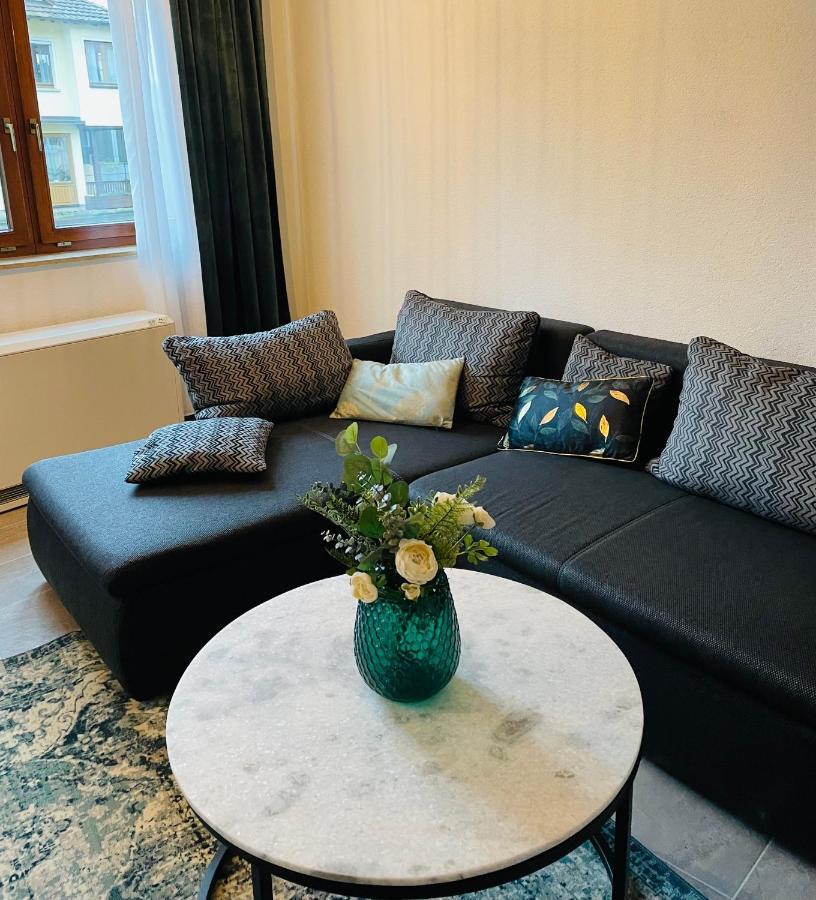 ווייקרסהיים Ferienwohnung Emma An Der Romantischen Strasse מראה חיצוני תמונה