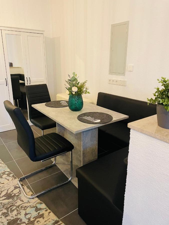 ווייקרסהיים Ferienwohnung Emma An Der Romantischen Strasse מראה חיצוני תמונה