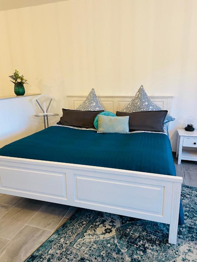 ווייקרסהיים Ferienwohnung Emma An Der Romantischen Strasse מראה חיצוני תמונה