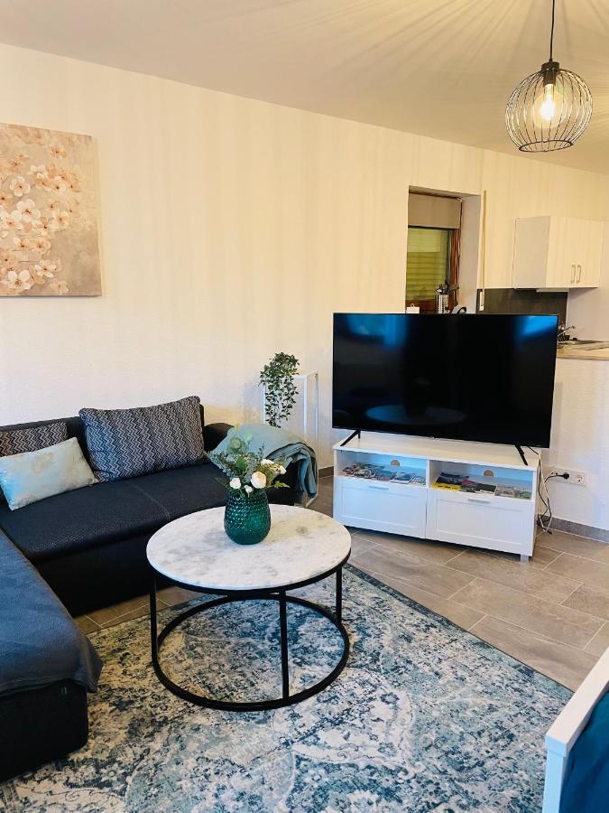 ווייקרסהיים Ferienwohnung Emma An Der Romantischen Strasse מראה חיצוני תמונה