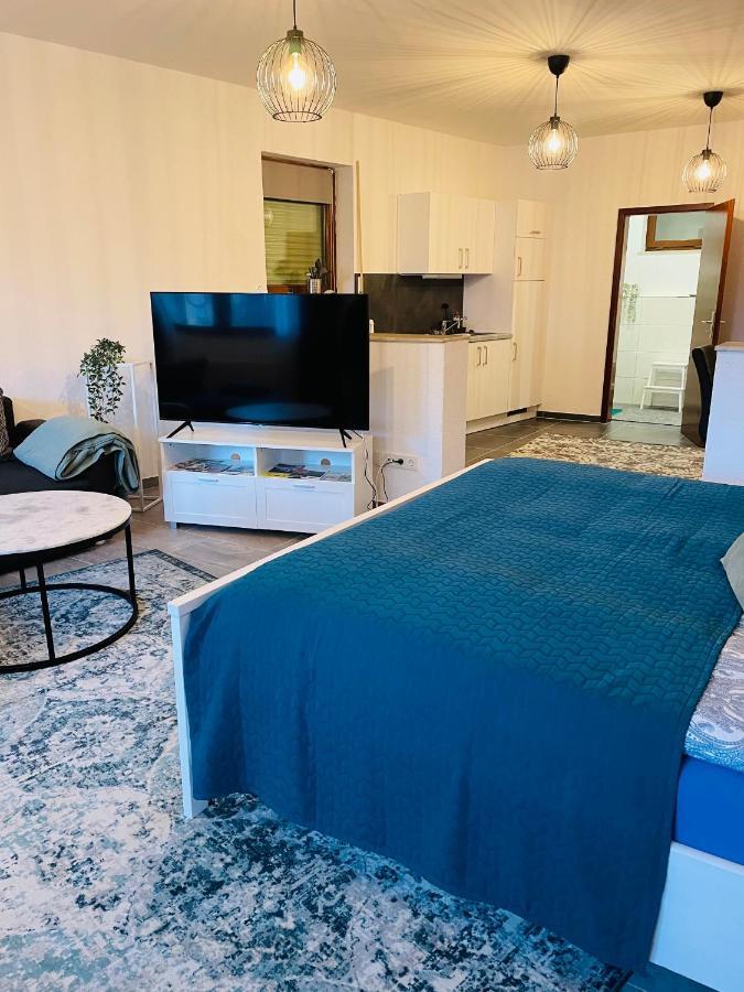 ווייקרסהיים Ferienwohnung Emma An Der Romantischen Strasse מראה חיצוני תמונה
